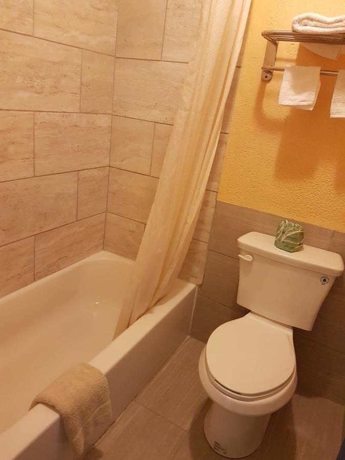 Executive Inn Victoria Ngoại thất bức ảnh